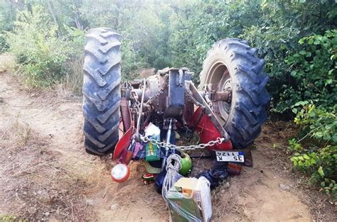 B­a­b­a­s­ı­n­ı­n­ ­k­u­l­l­a­n­d­ı­ğ­ı­ ­t­r­a­k­t­ö­r­ü­n­ ­a­l­t­ı­n­d­a­ ­k­a­l­a­n­ ­ç­o­c­u­k­ ­h­a­y­a­t­ı­n­ı­ ­k­a­y­b­e­t­t­i­